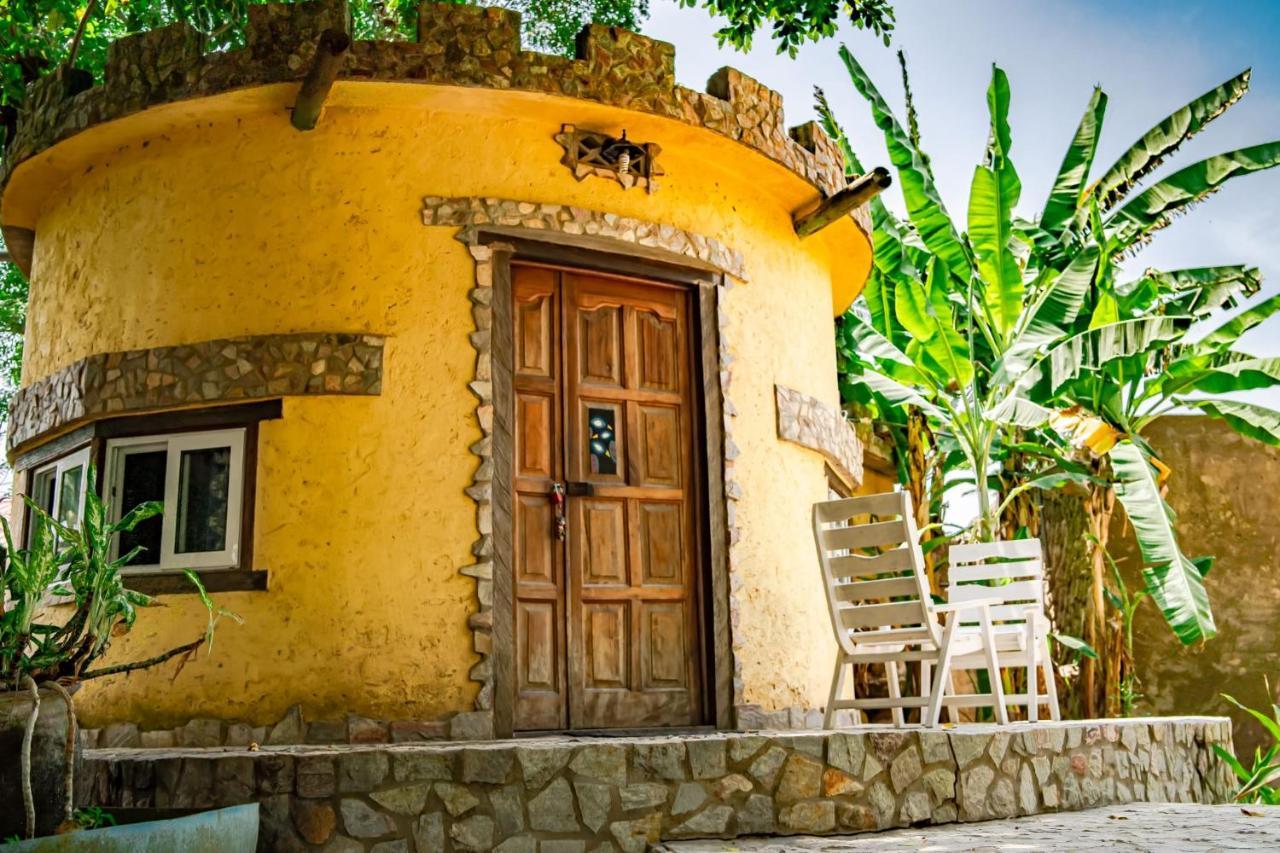 Kokrobite Gardens Restaurant And Guest House Экстерьер фото